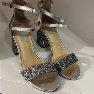 Betsey Johnson SB-Libra Silver Glitter Block Heel Sandals size 7.5M